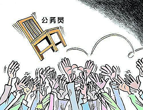 原武汉球员因伤退役，工作艰难却考上公务员四获三等功