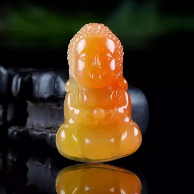 貔貅黄龙玉沙金佩戴有讲究,黄龙玉的貔貅戴着脖子上怎么戴