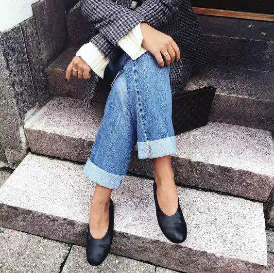 突然爆红的奶奶鞋,奶奶鞋网红爆款中学生