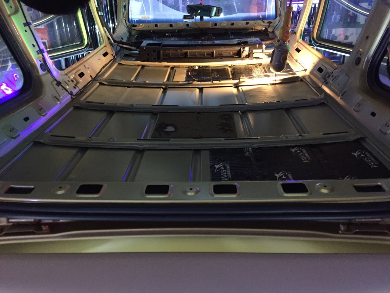 泰安地区五菱宏光s改装隔音,五菱宏光s改门隔音施工过程