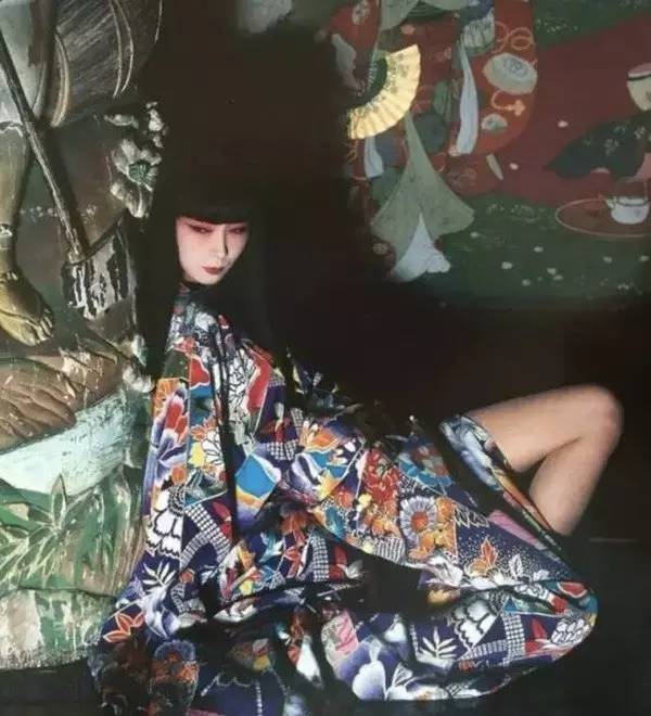 日本首席模特儿，霸占YSL走秀，是设计师眼中的“东洋美魔女”