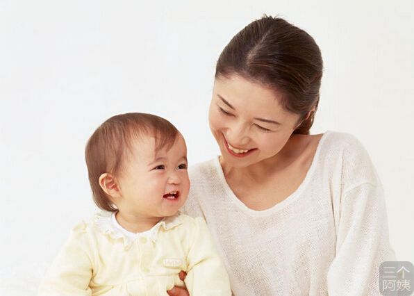 分娩记录国外妈妈水中分娩,水中分娩和正常分娩有什么区别