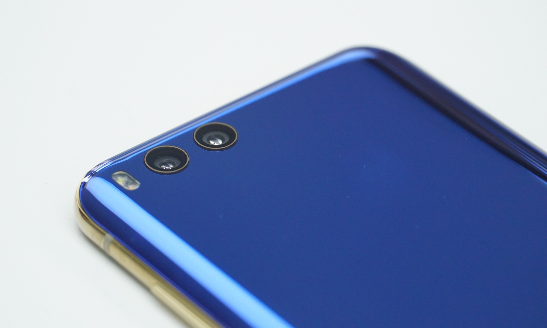 现在的新手机都不可以插内存卡,什么机型可以插内存卡