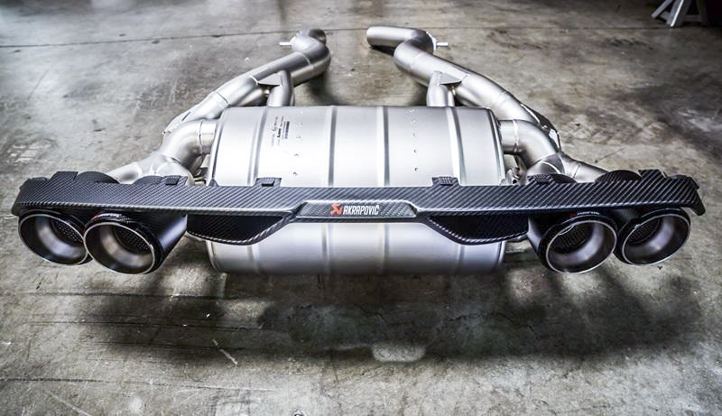 汽车排气管：排气的时候怎么还排出水来了