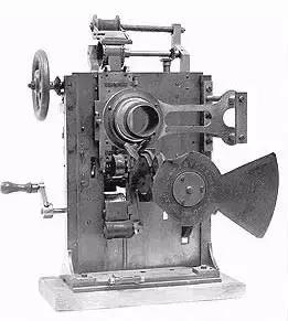 这个闯入过电视剧的UFO颠覆了人类的三观，但真相却简单得可笑