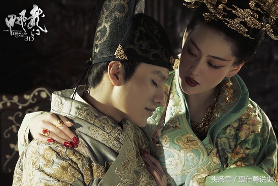 《明史》里为何会出现万贵妃性格前后大异现象？乾隆有靠谱的解释