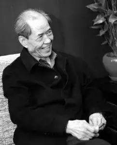 关于舌癌的新闻又一次刷屏，我想起了一年前离开的那位老人