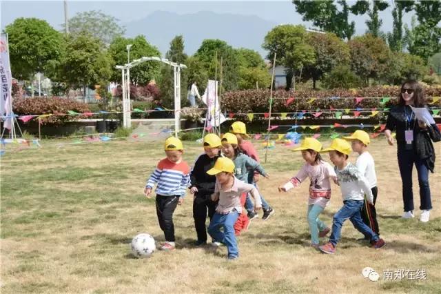 最好的爱是陪伴孩子视频,最好的爱是陪伴萌娃