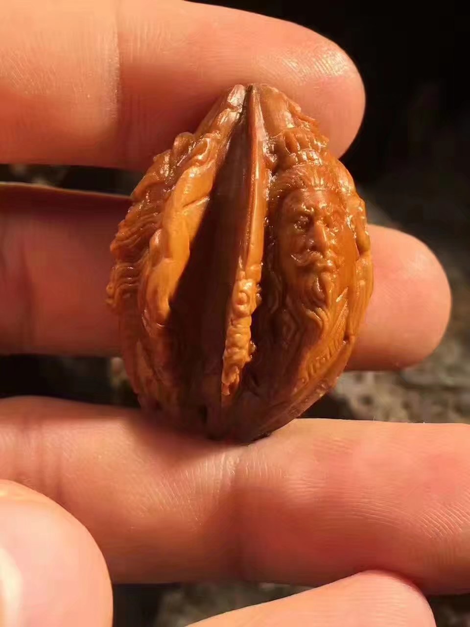 名垂千古的核雕,令人惊叹的核雕艺术