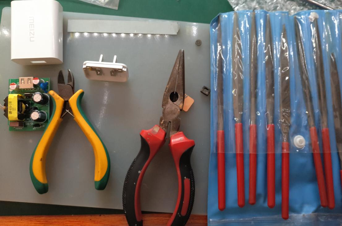 240快充头原装正品魅族,魅族24w快充头拆解