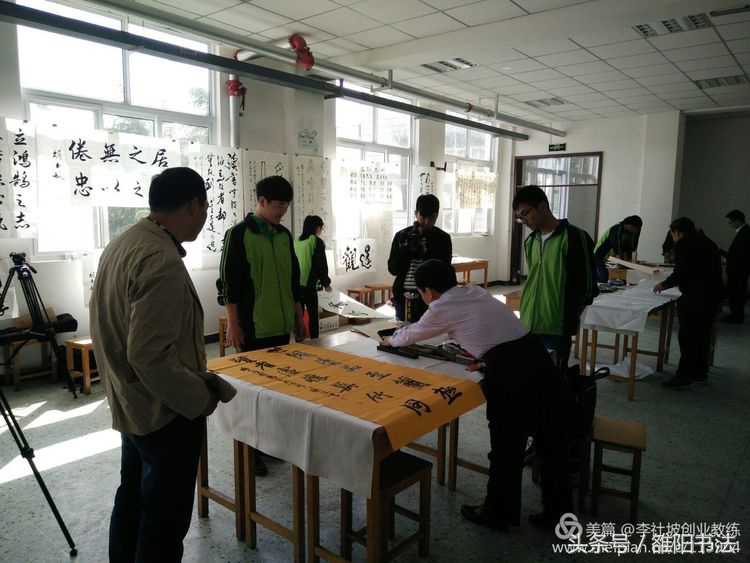 书法名家进校园传统文化润心田,传统文化书画进校园