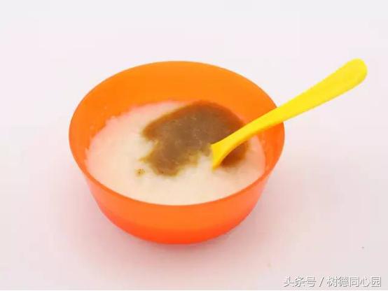 红枣梨子米糊图片,红枣梨子小米糊一岁辅食