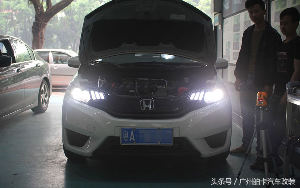 本田飞度三代gk5改装雾灯,三代飞度gk5改后视镜折叠