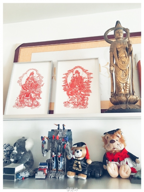 井柏然张若昀红毯,井柏然张若昀机场视频