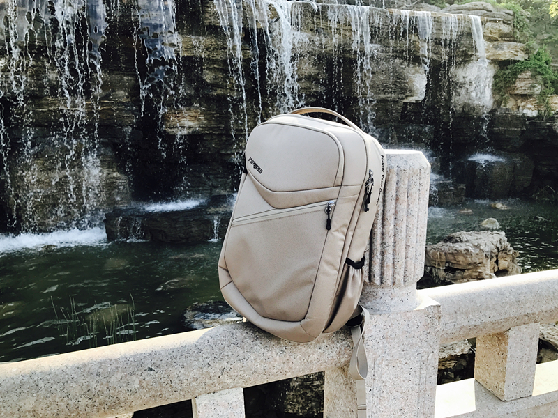 探路者户外正品轻薄双肩轻便背包,探路者斜背包