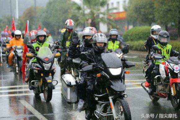为什么摩托车一下雨就老熄火,摩托车下雨就不好打火是怎么回事