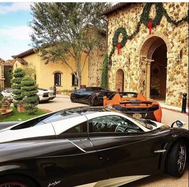 别以为开豪车是有钱人,别以为开法拉利的才是有钱人