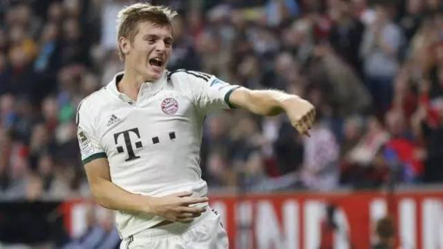 敢问拜仁路在何方？这只沉睡的狮子何时能醒？