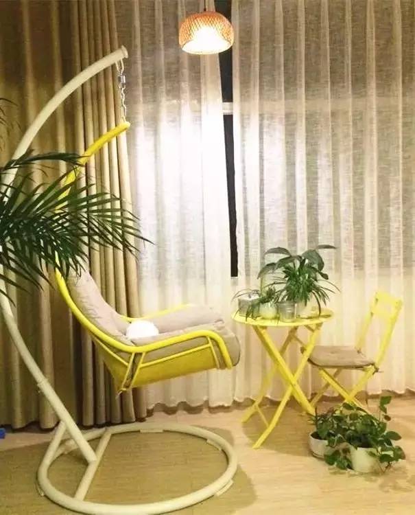 这样的吊椅,才能让你在阳台喝酒聊天数星星啊!