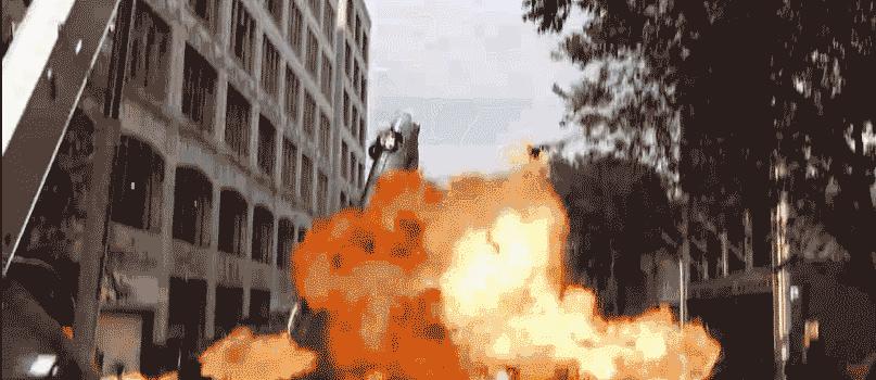 这不是特效，《速8》毁掉了400辆车包括三辆*博兰**基尼