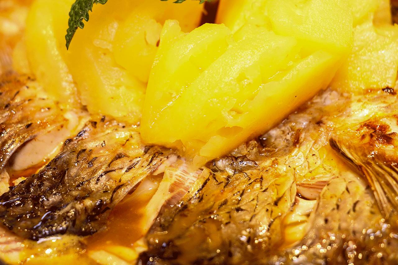 深圳一家有意思的烤鱼店,深圳第一家脆皮烤鱼