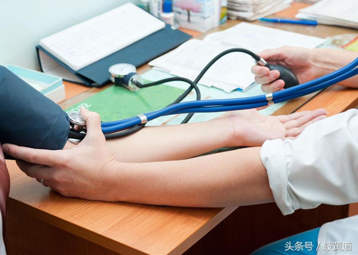 血压高，腿肿，小便还有泡沫？可能是1种肾病的征兆