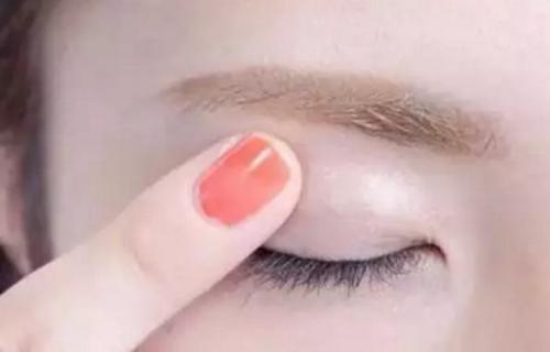 兔子眼影化妆教程,holdlive果冻兔子眼妆教程