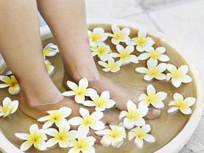 原来用艾叶泡脚还有这个功效-助孕！