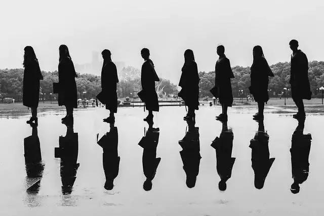 在广州毕业一年赚六千多块钱,毕业两年在广州拿六千工资低吗