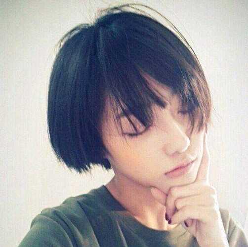 适合成熟大脸女生的发型短发,适合40-50岁大脸女性发型短发