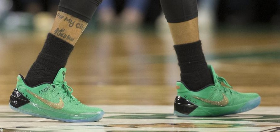 就因为这一双球鞋，季后赛的格局被改变