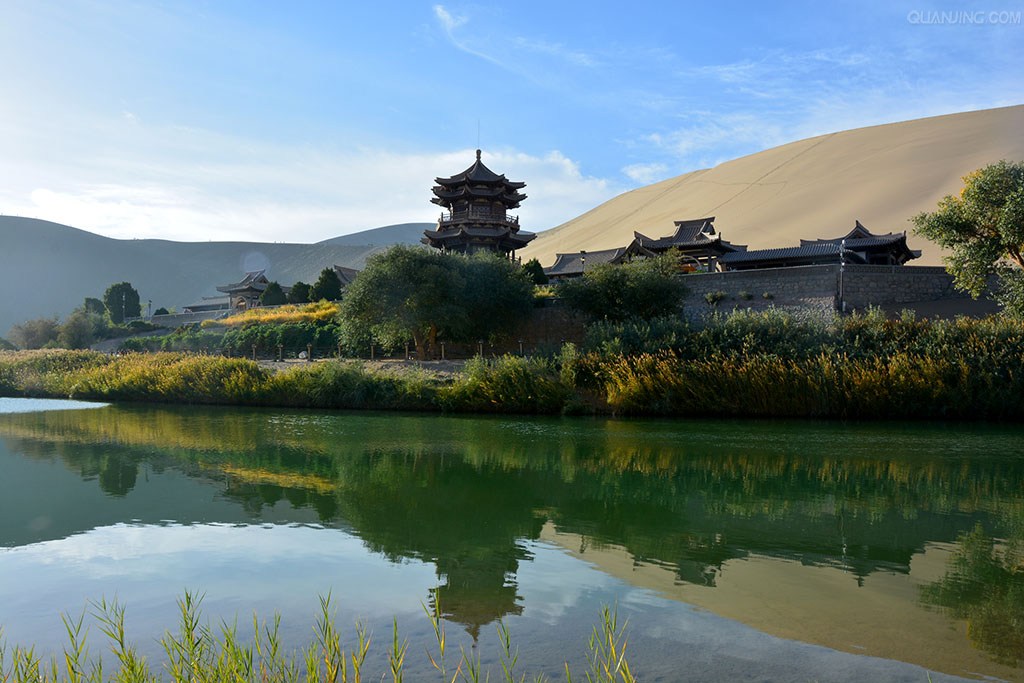 月牙泉即将消失的绝景,月牙泉奇观介绍