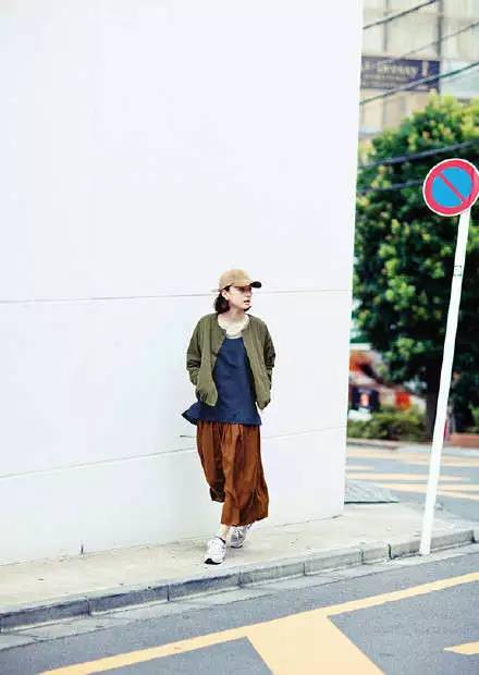 人见人爱！这个BOY风少女有点cool！