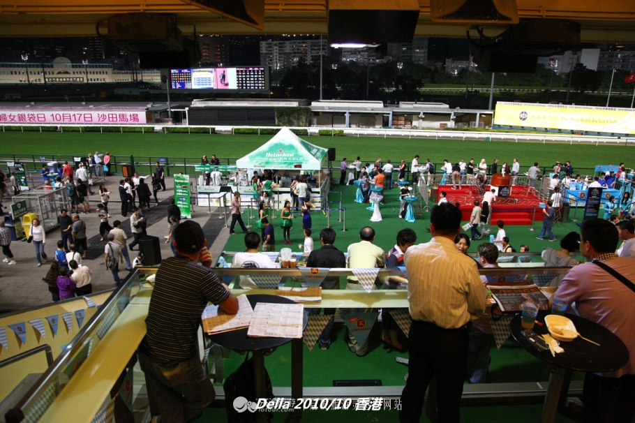香港跑马地现场直击赛马