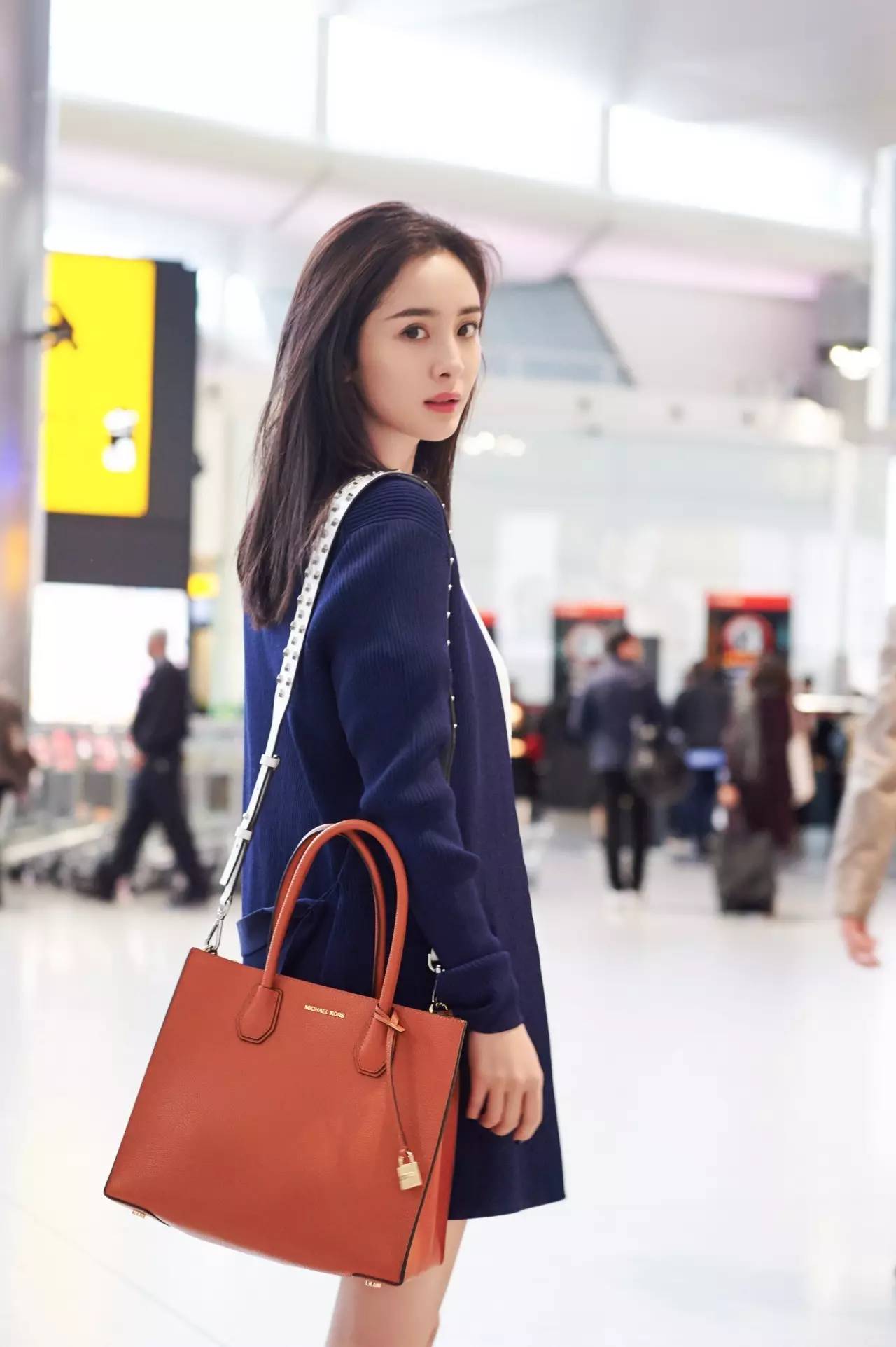 杨幂上红毯,杨幂metgala首秀