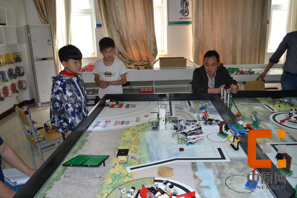 惠济区举办2017年青少年机器人社团对抗赛