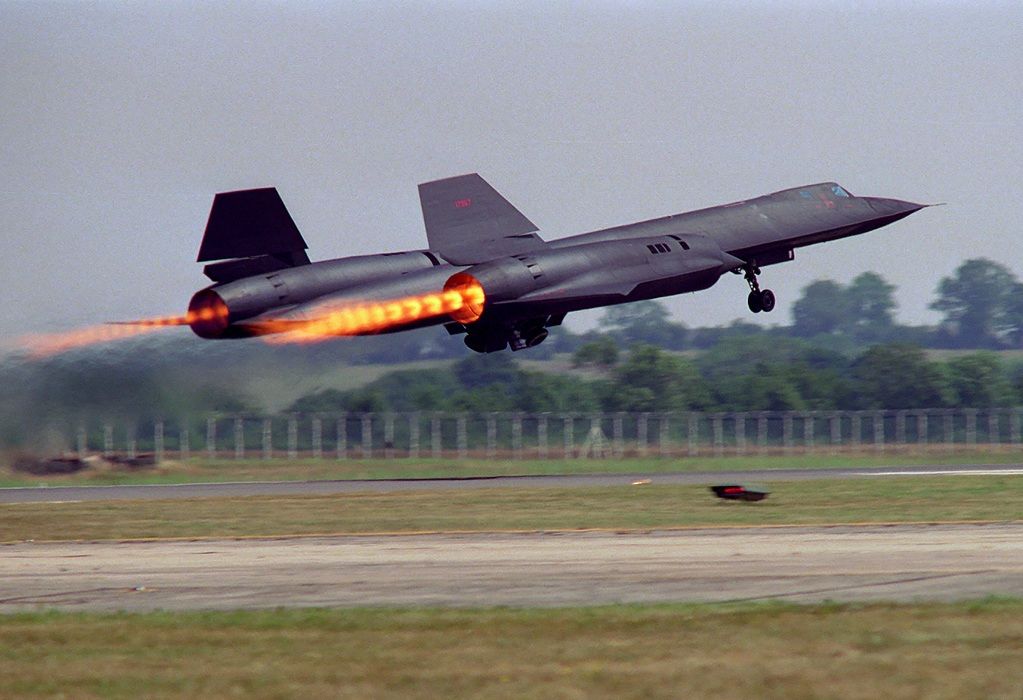 世界最快的导弹飞机火箭,全球飞行最快的导弹和飞行器