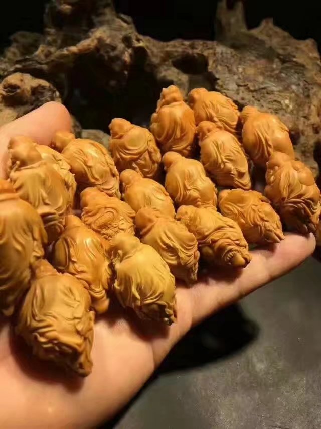 橄榄核雕刻十八罗汉手串名家,整身十八罗汉橄榄核雕