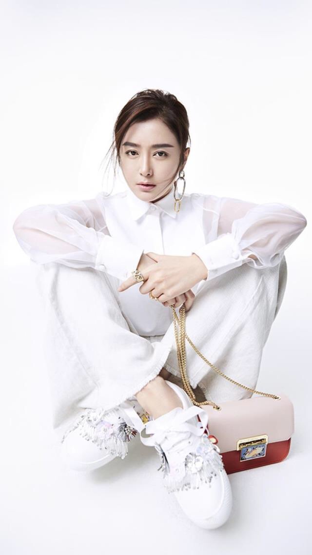 秦岚整容成功了么,秦岚公开承认整容了吗