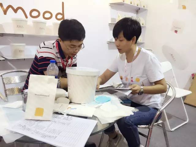 如何辨别姨妈巾是否有毒,姨妈巾里面的晶体有毒吗