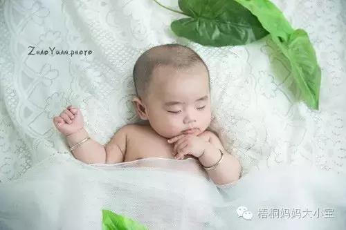 怎么判断妈妈的奶水婴儿吃饱,如何判断宝妈奶水是否够吃