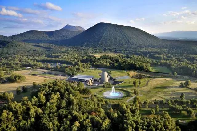 法国总统旅游,法国总统旅游攻略