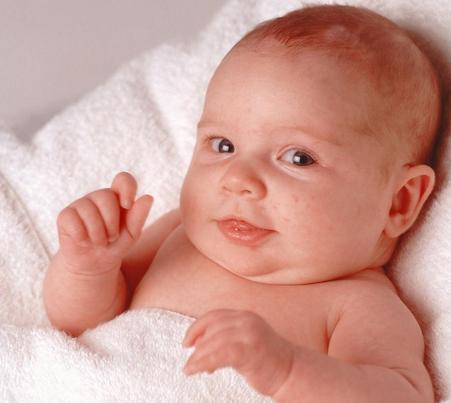 用这些方法让宝宝夏季远离痱子,夏季宝宝如何预防痱子