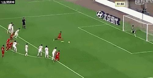 王大雷与球童互动后扑出重要点球,王大雷扑出的十大必进球