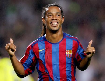 一笑泯恩仇罗纳尔迪尼奥,魔幻般的步伐罗纳尔迪尼奥