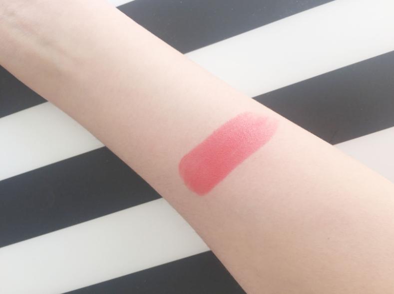 自然纯真才是王道，猫小兔教你打造甜美约会妆