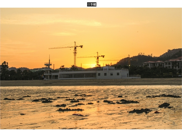 和你一起走在海边看日落,和你在海边漫步