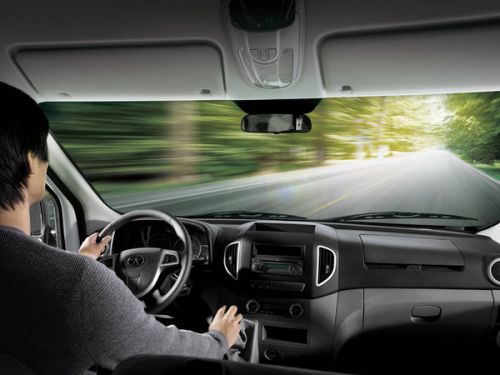 夏天开车这么开空调是错误的,90%的司机朋友都没留意