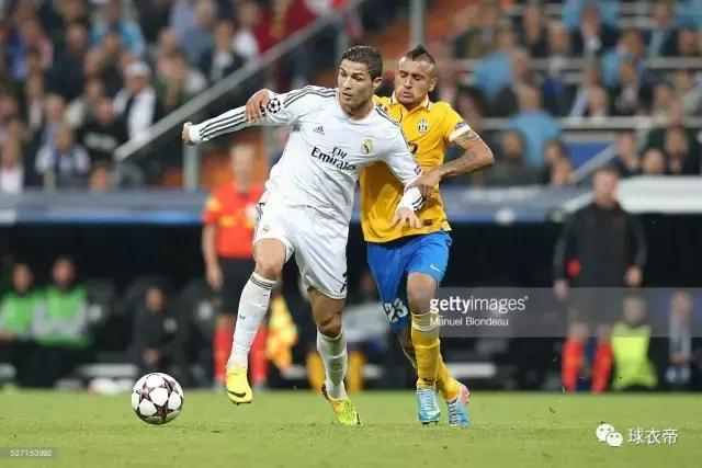 皇马球迷文化底蕴,皇马17-18赛季球衣解读