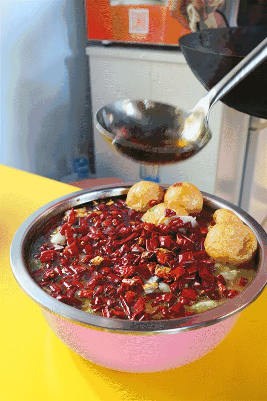 一路火到太原！在南京排队到腿麻的网红店来了！不预定还真吃不到